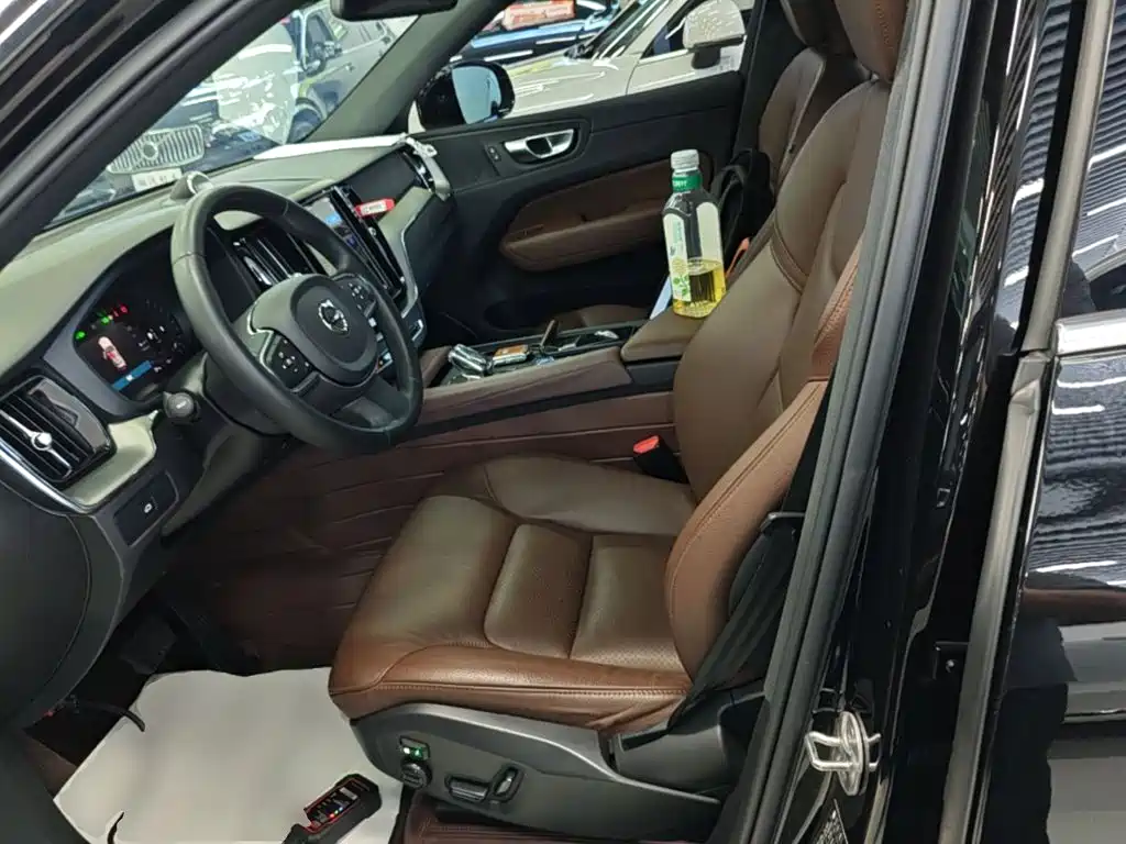 Volvo XC60 — миниатюра 15