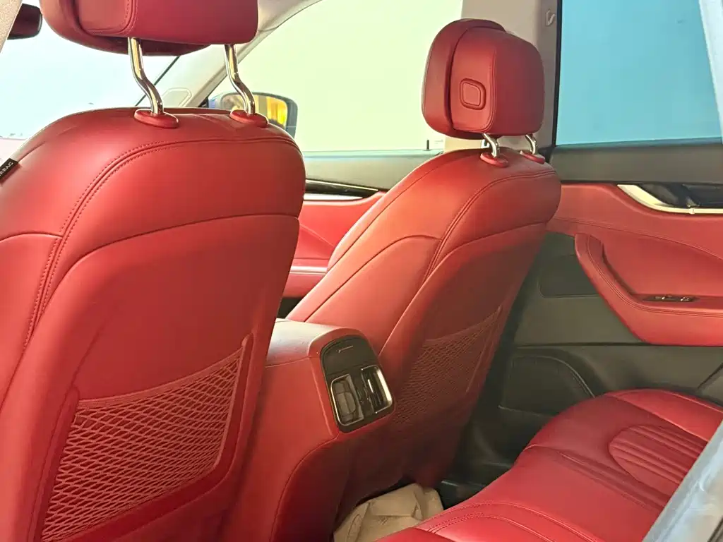 Maserati Levante — миниатюра 6