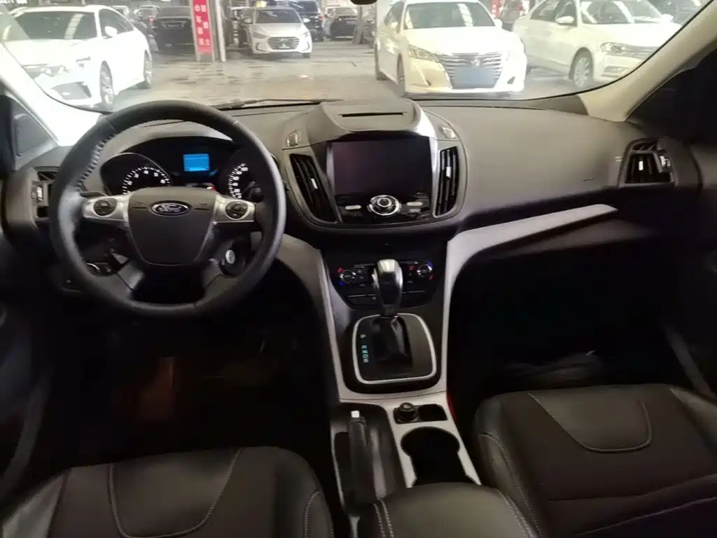 Ford Kuga — миниатюра 10