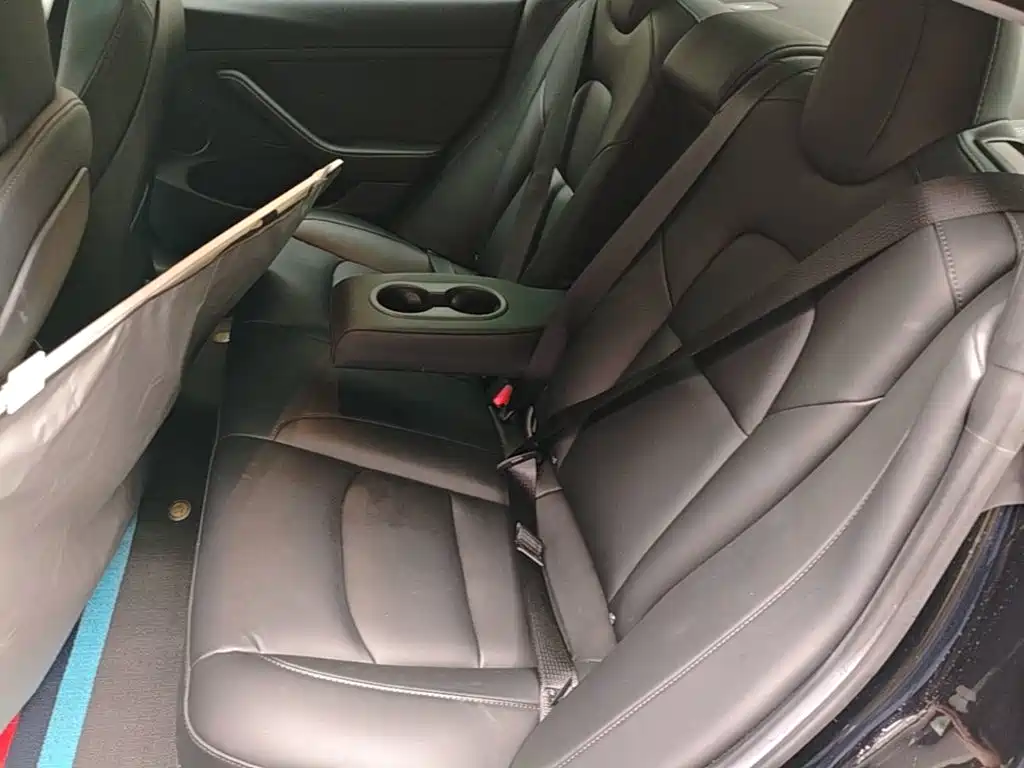 Tesla Model 3 — миниатюра 17