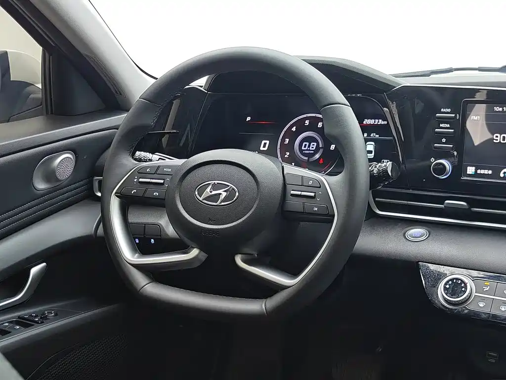 Hyundai Elantra — миниатюра 17