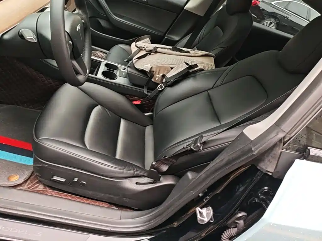 Tesla Model 3 — миниатюра 15