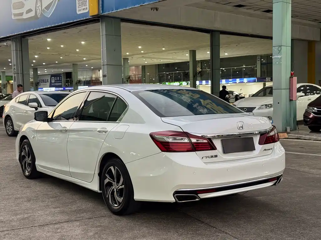 Honda Accord — миниатюра 10
