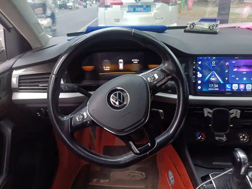 Volkswagen Lavida — миниатюра 6