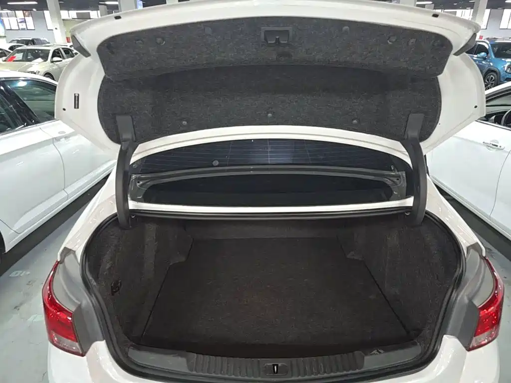 Buick Verano — миниатюра 19