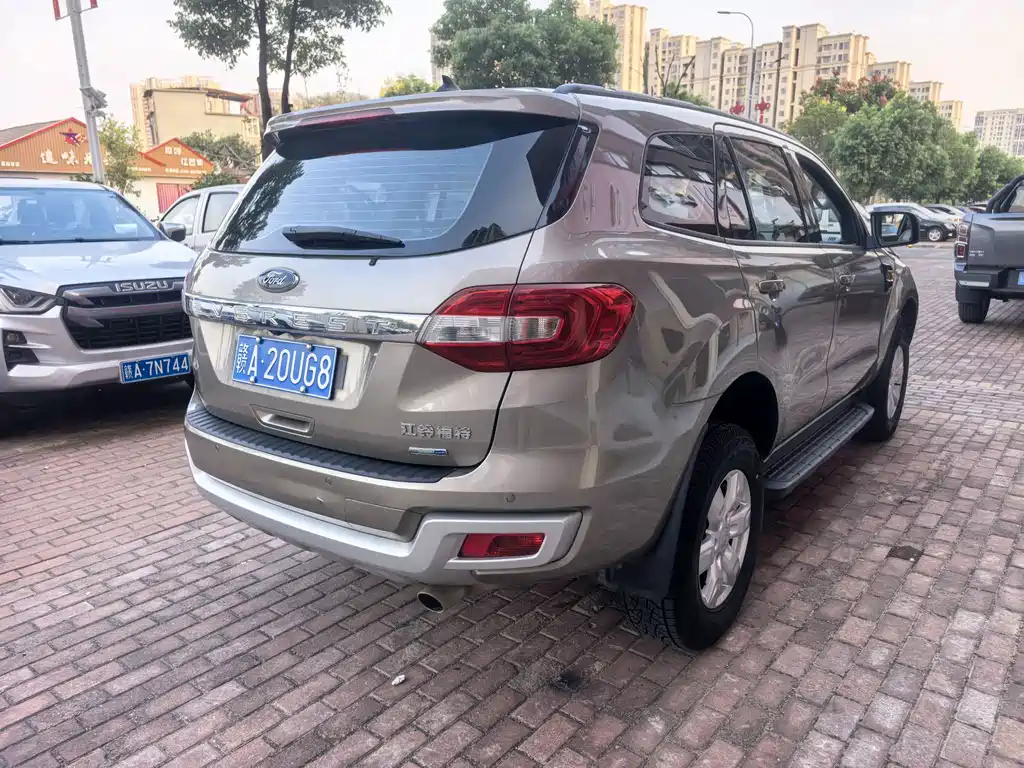 Ford Everest — миниатюра 4