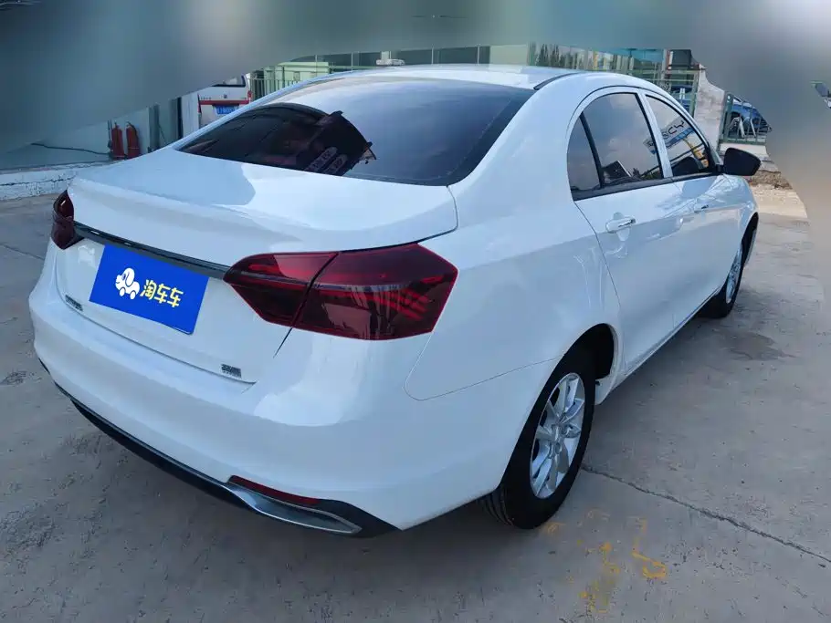 Geely Emgrand — миниатюра 3