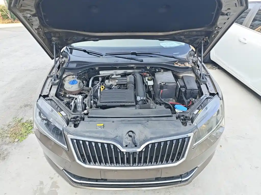 Skoda Superb — миниатюра 20