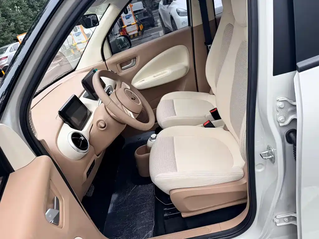 Wuling MINIEV — миниатюра 12