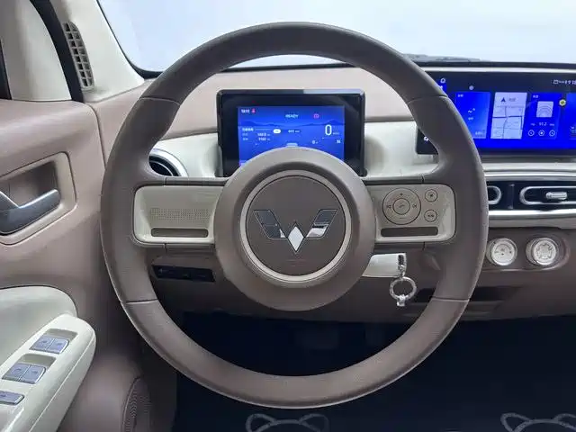 Wuling MINIEV — миниатюра 6