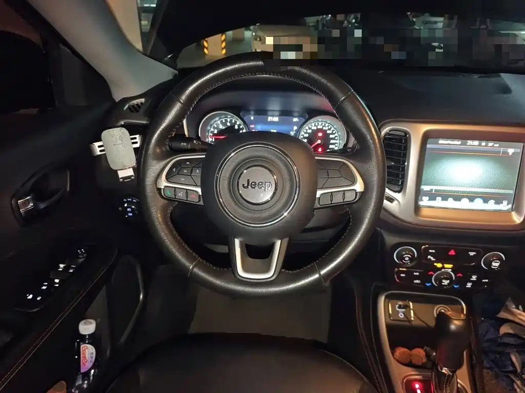 Jeep Compass — миниатюра 6