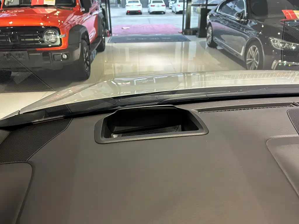 Toyota Granvia — миниатюра 13