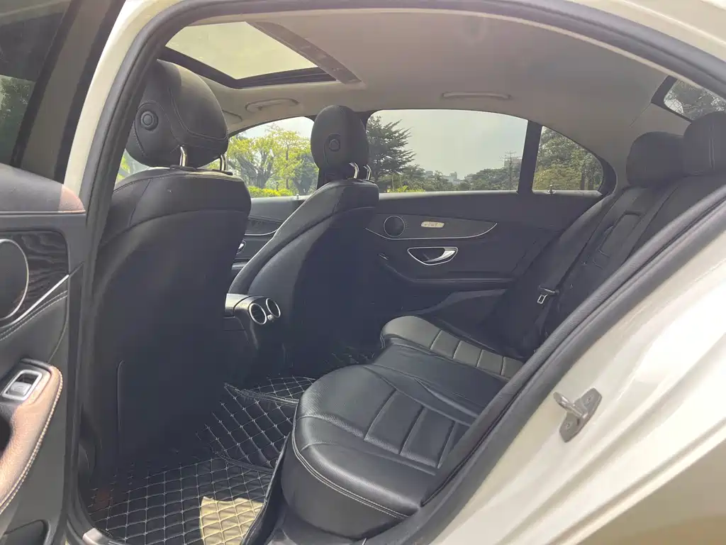 Mercedes-Benz C-Class — миниатюра 5