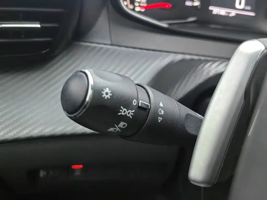 Peugeot 2008 — миниатюра 21