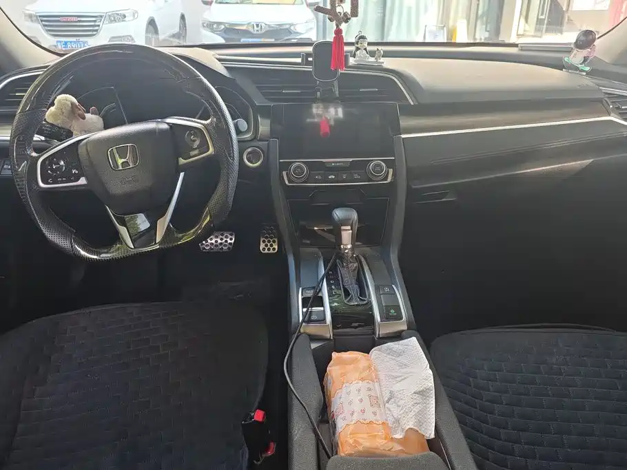 Honda Civic — миниатюра 12