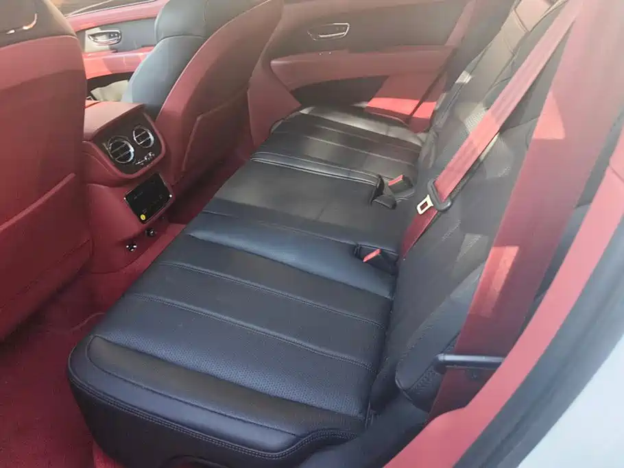 Bentley Bentayga — миниатюра 11