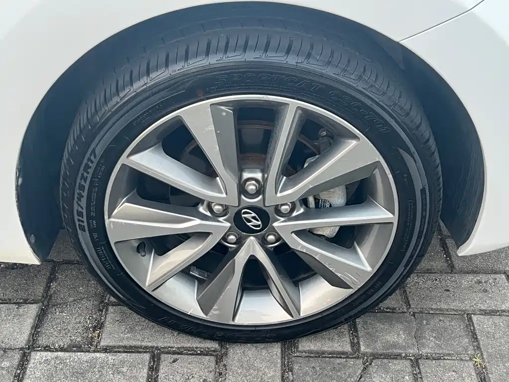 Hyundai Elantra Langdong — миниатюра 5