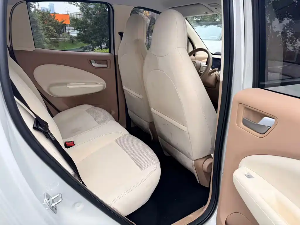 Wuling MINIEV — миниатюра 18
