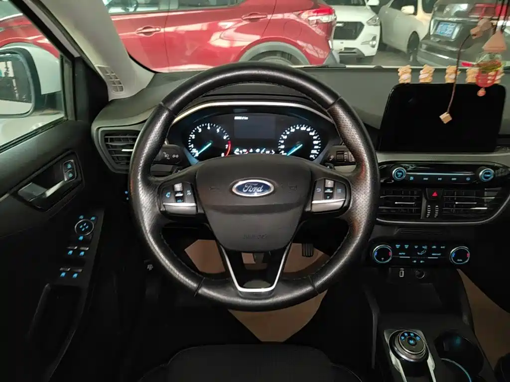 Ford Focus — миниатюра 7