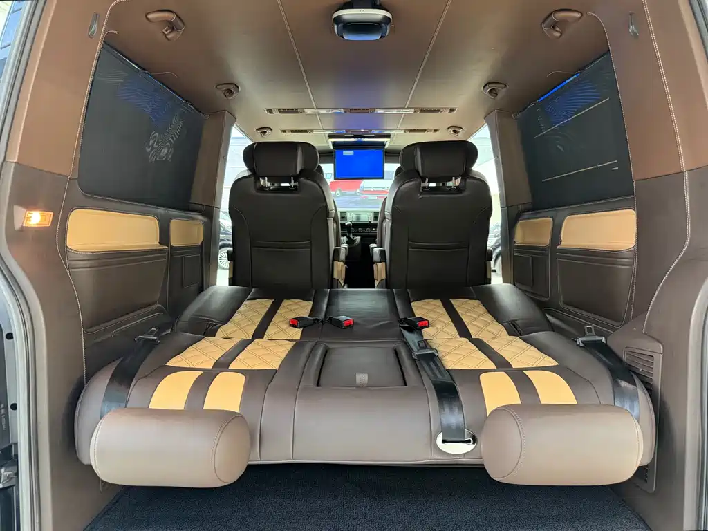 Volkswagen Caravelle — миниатюра 16