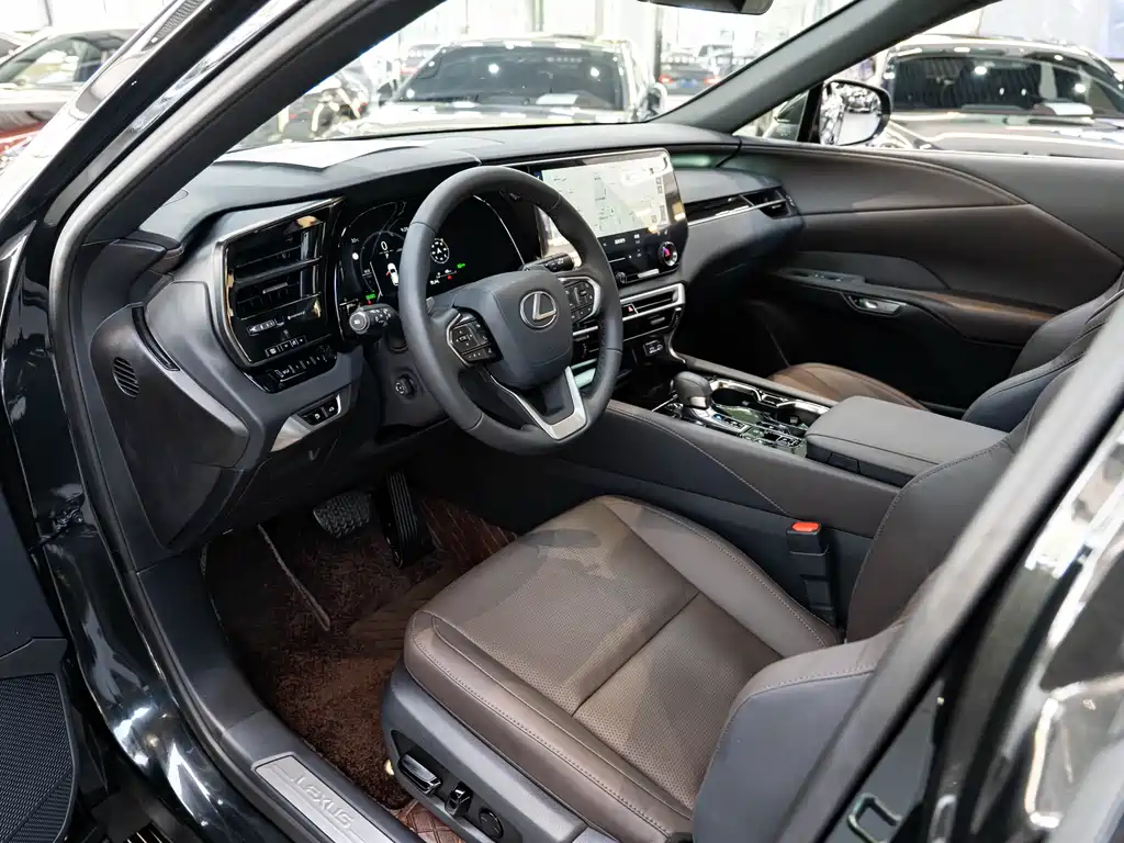 Lexus RX — миниатюра 9