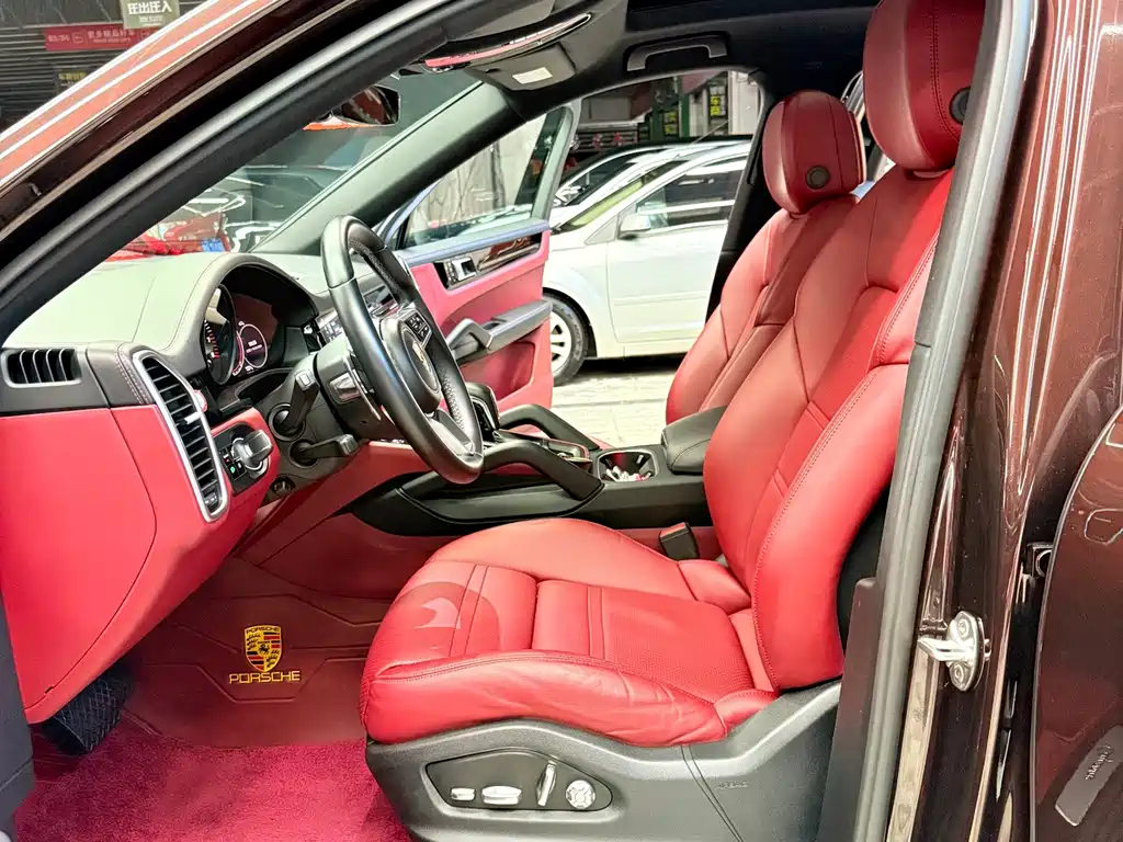 Porsche Cayenne — миниатюра 16