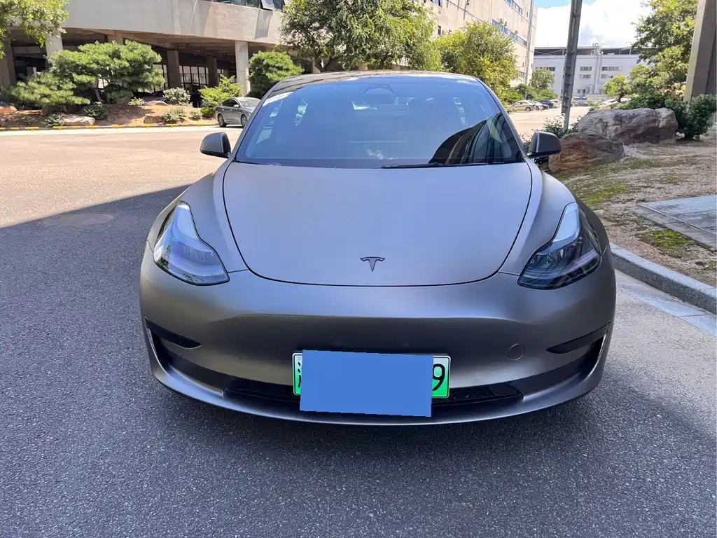 Tesla Model 3 — миниатюра 2