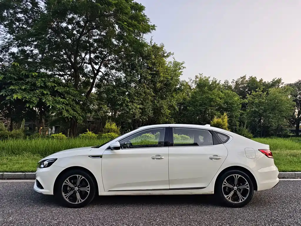 MG MG6 — миниатюра 5