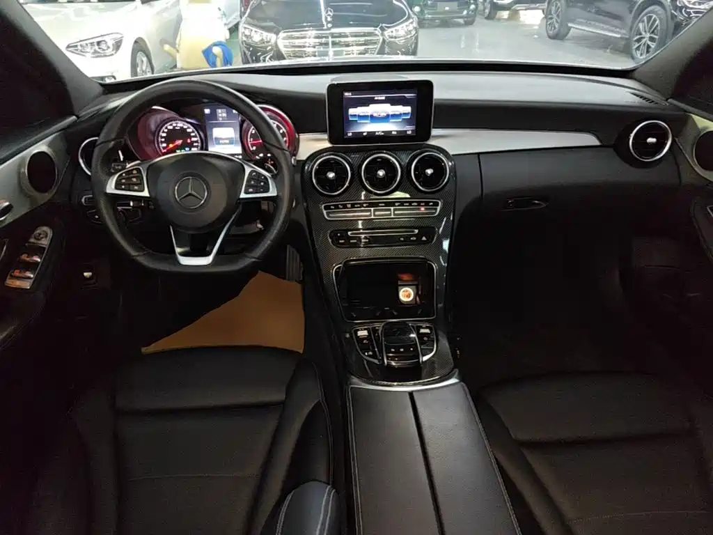 Mercedes-Benz C-Class — миниатюра 6