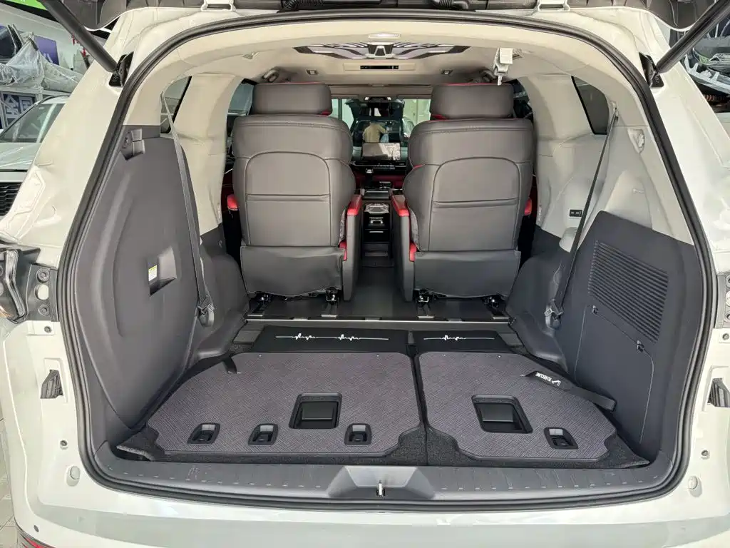 Toyota Sienna — миниатюра 2
