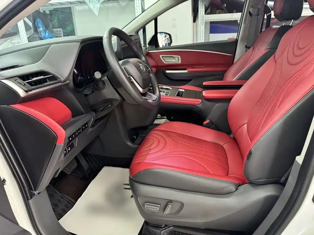 Toyota Sienna — миниатюра 17