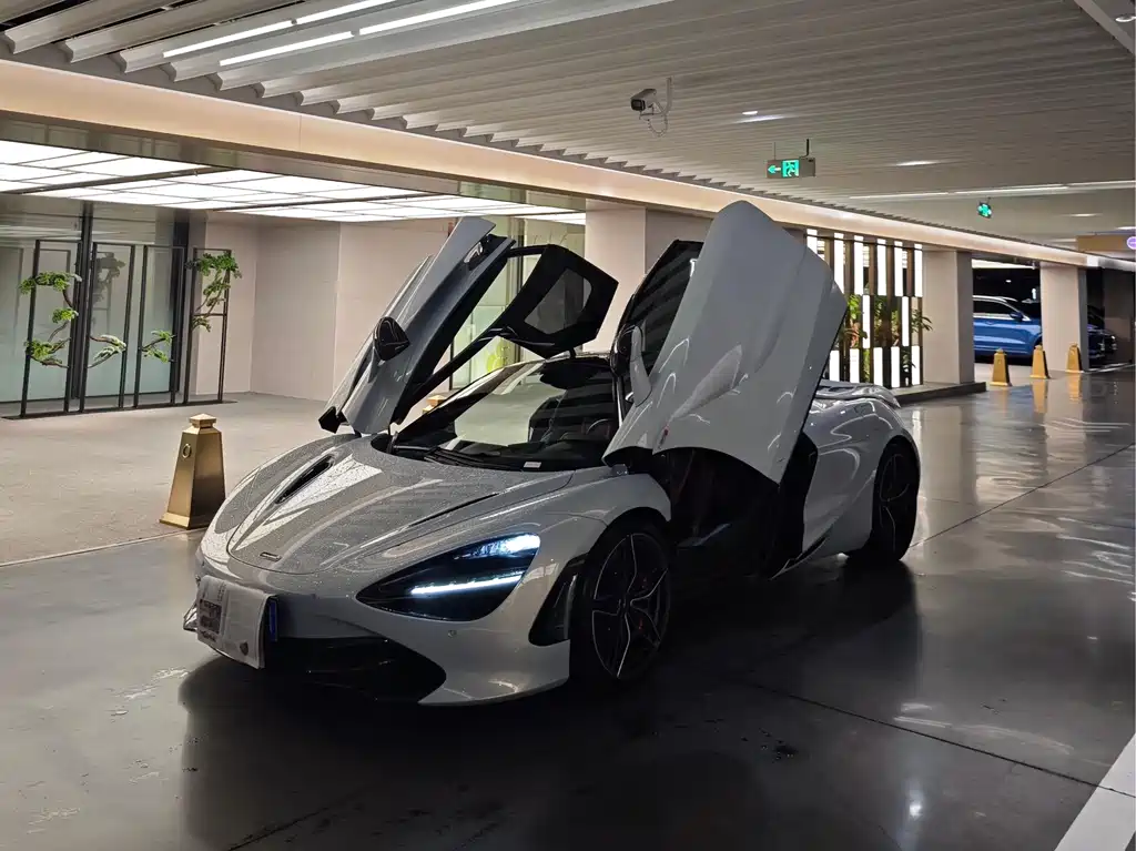 MCLAREN  720S