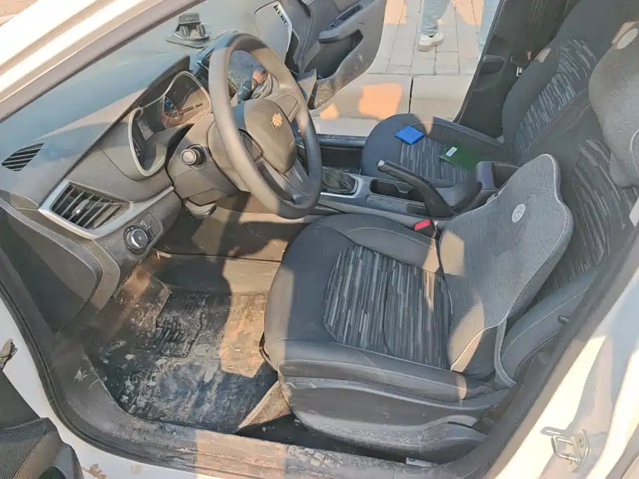 Chevrolet Cavalier — миниатюра 9