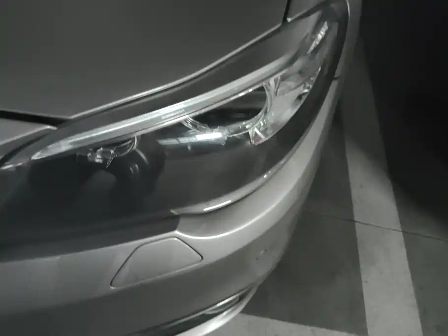 BMW 5 Series — миниатюра 5