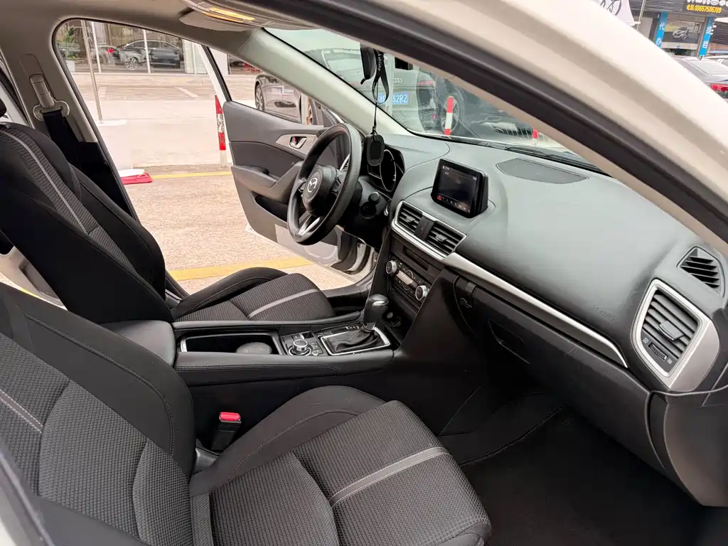 Mazda 3 Axela — миниатюра 8