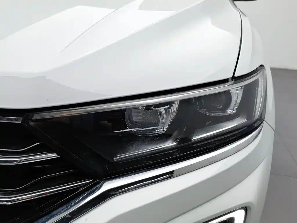 Volkswagen T-Roc — миниатюра 7