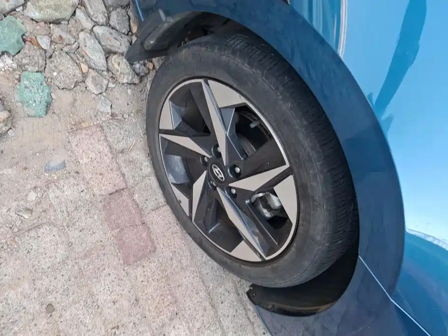 Hyundai Elantra — миниатюра 6