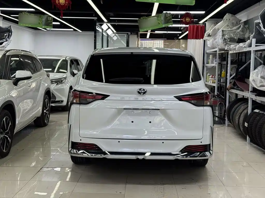 Toyota Sienna — миниатюра 15