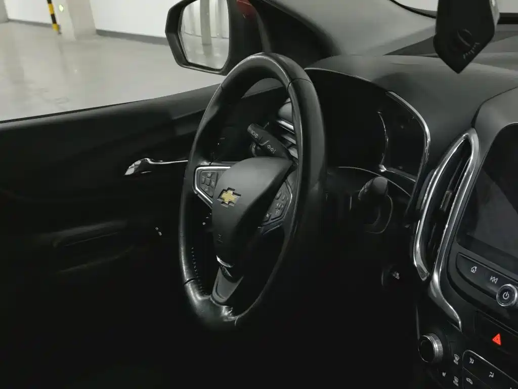 Chevrolet Equinox — миниатюра 22