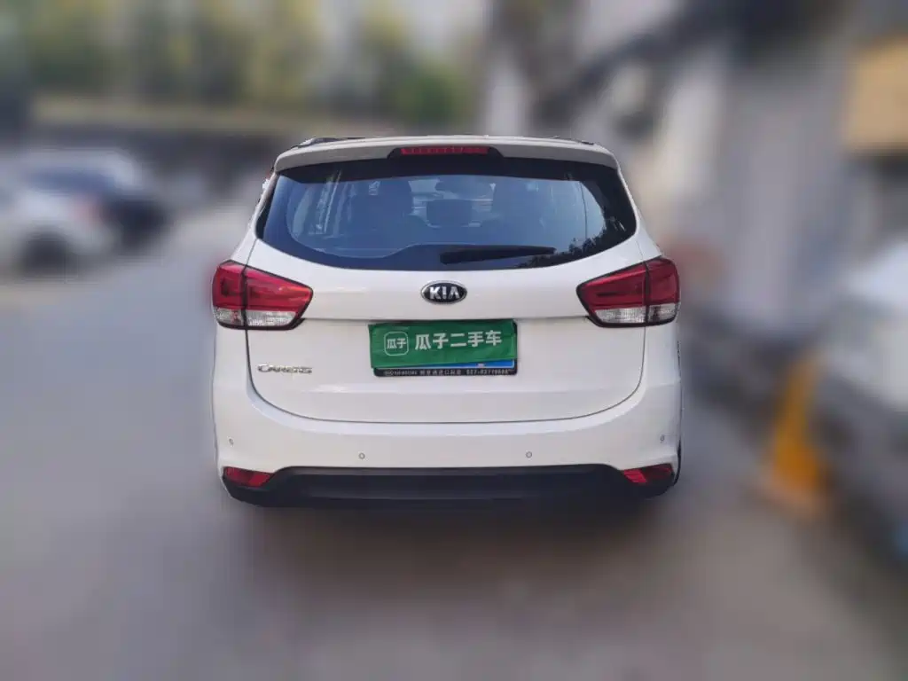 Kia Carens — миниатюра 3