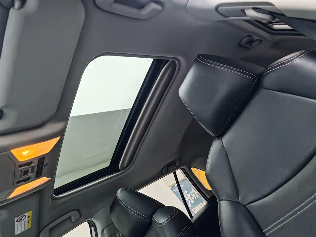 Toyota RAV4 — миниатюра 18