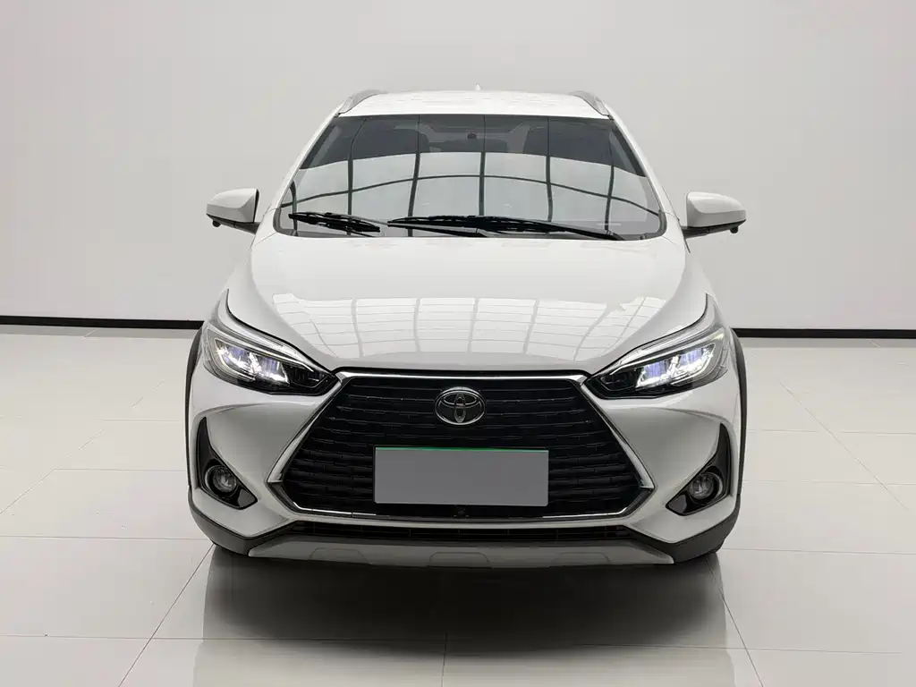 Toyota Yaris L — миниатюра 2