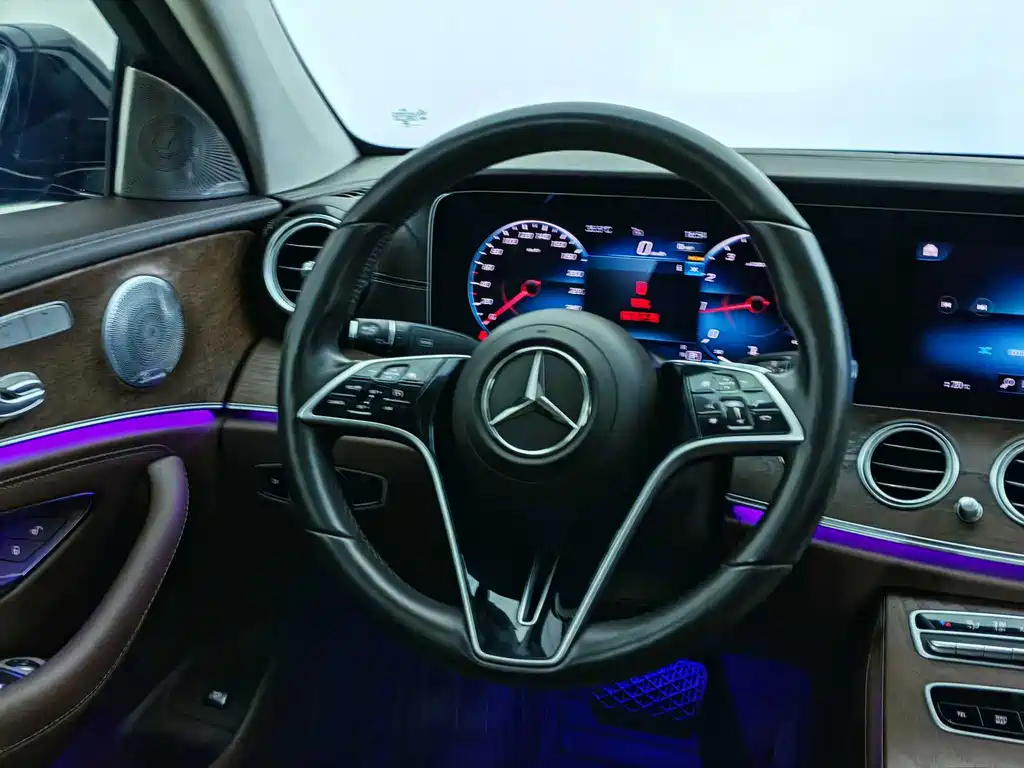 Mercedes-Benz E-Class — миниатюра 22
