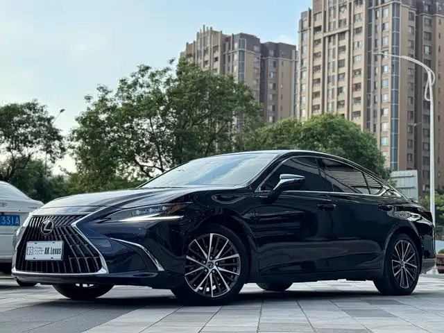 LEXUS  ES 2024