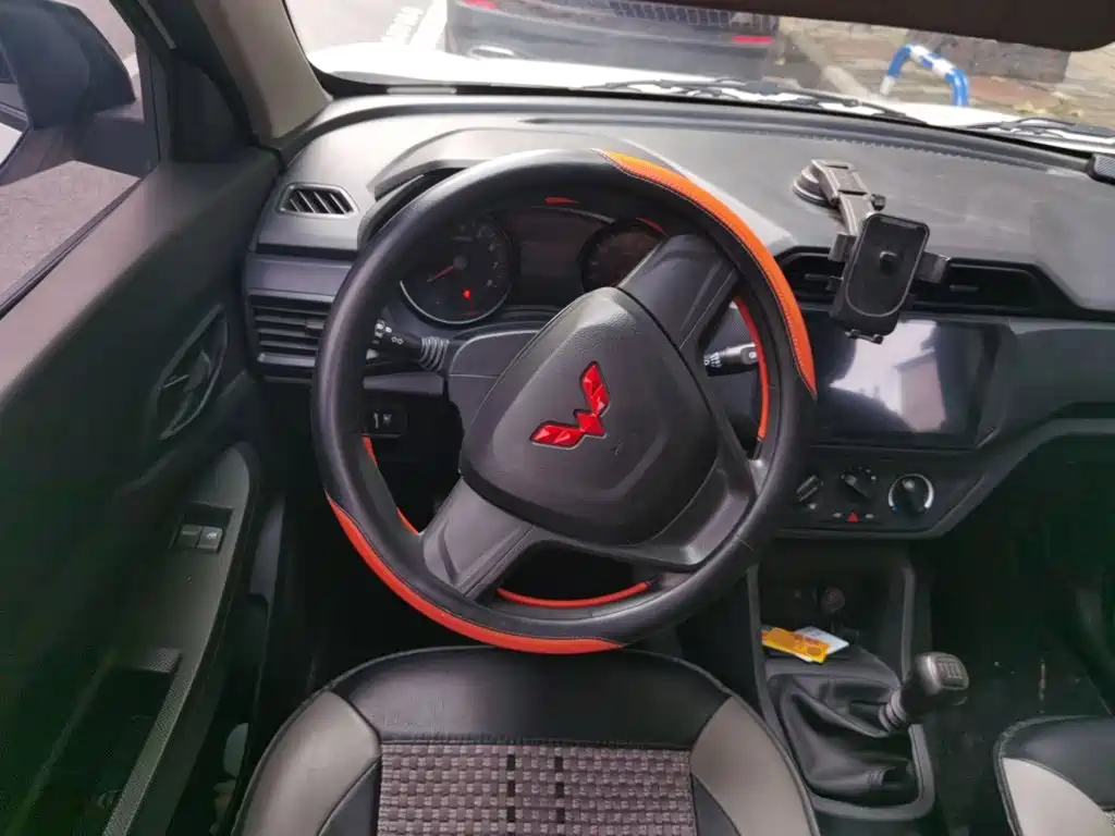 Wuling Hongguang — миниатюра 6