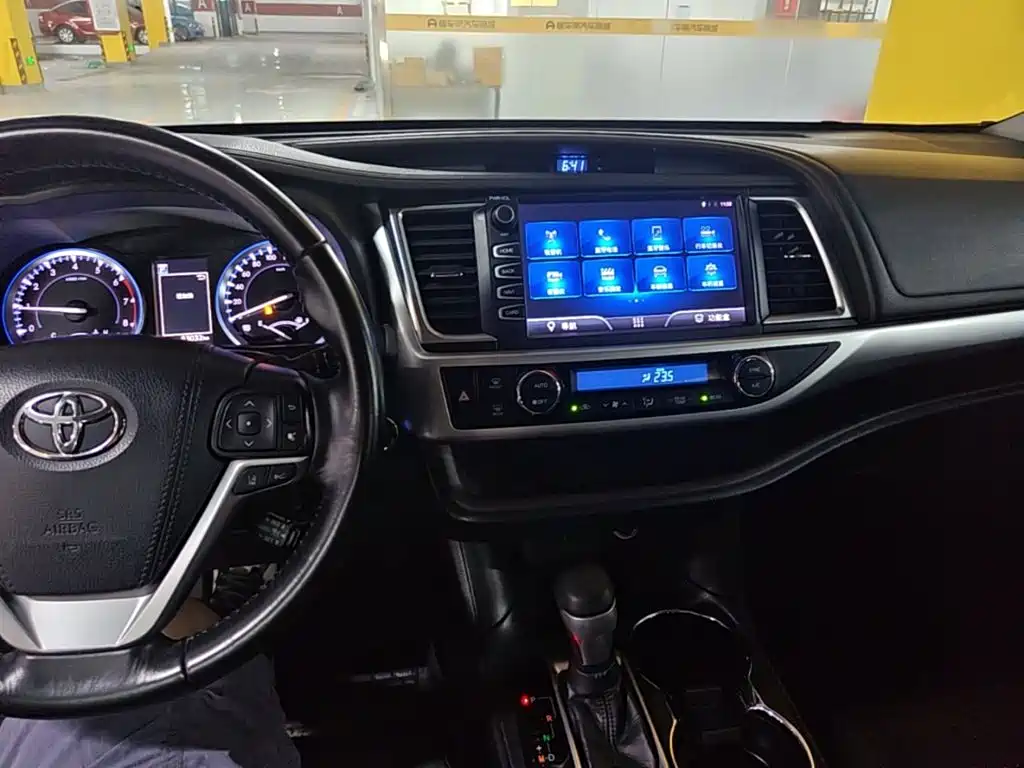 Toyota Highlander — миниатюра 10