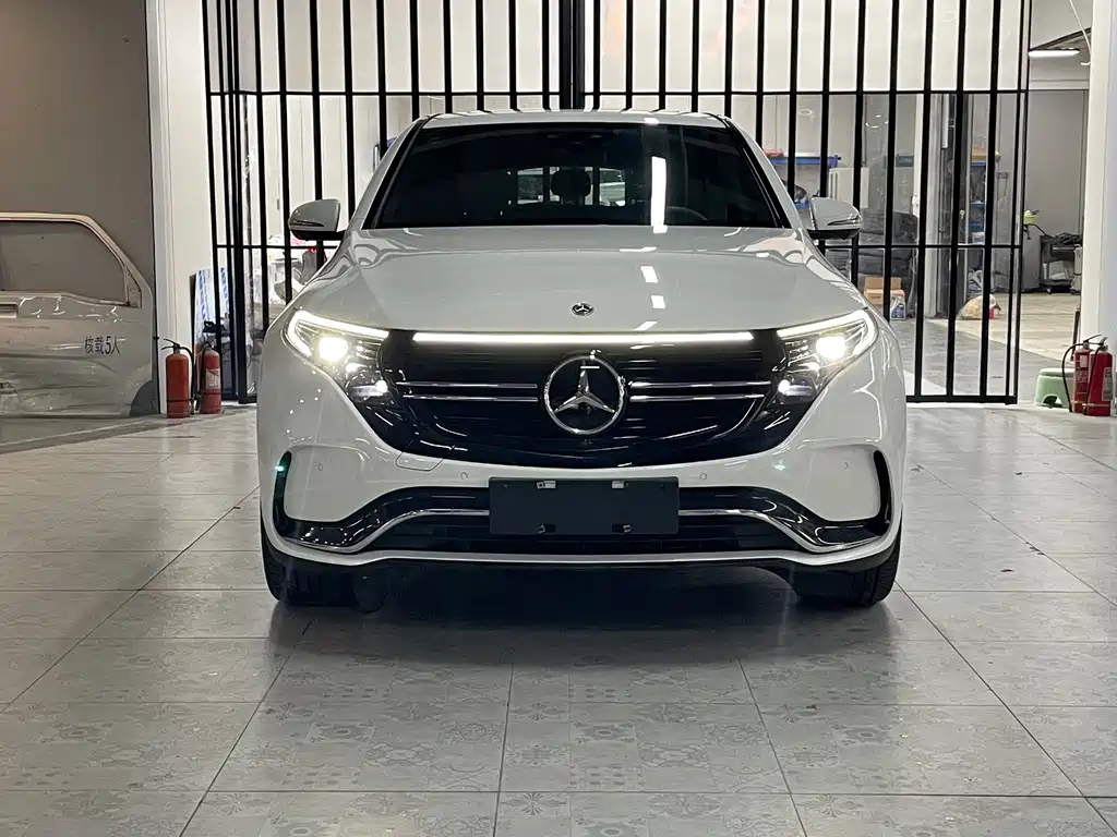Mercedes-Benz EQC — миниатюра 2