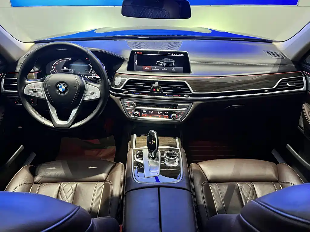 BMW 7 SERIES