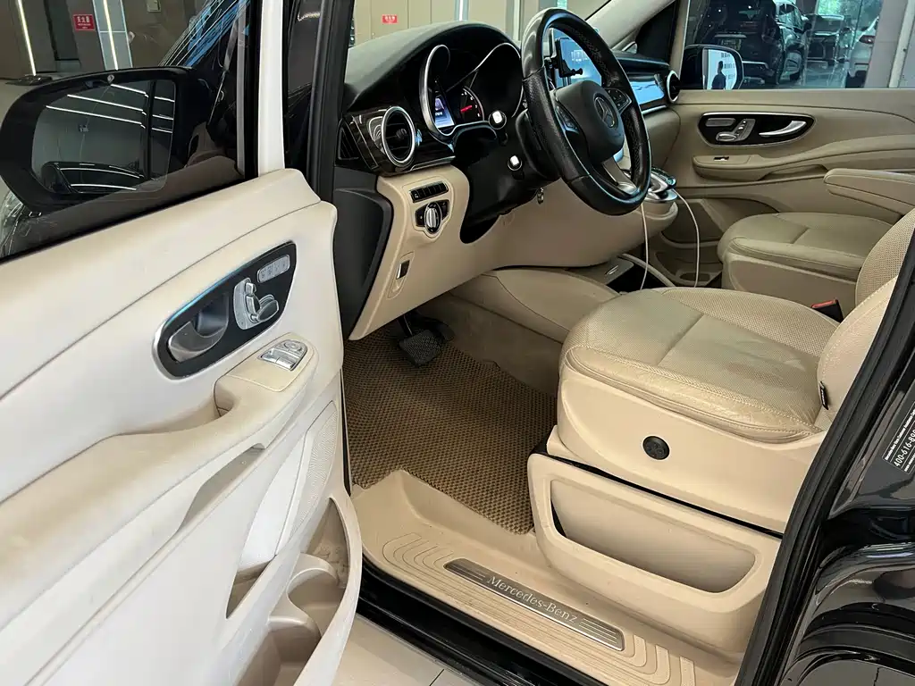 Mercedes-Benz V-Class — миниатюра 10