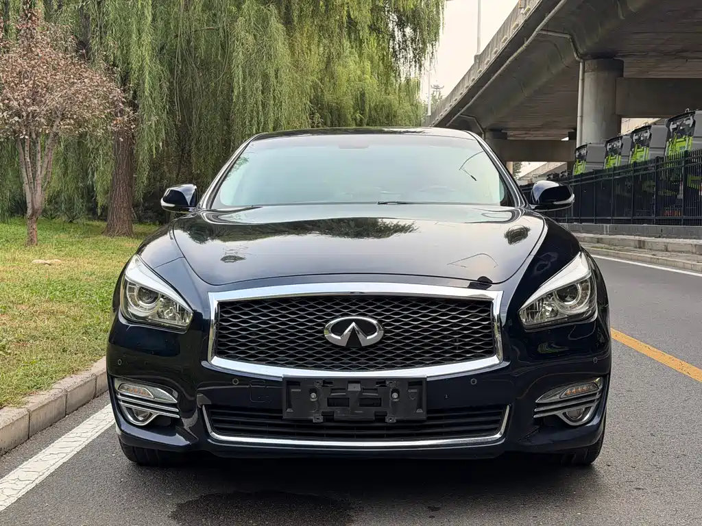 Infiniti Q70 — миниатюра 2